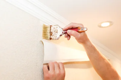 Pose de papier peint à Sacé — revêtements muraux et toiles de verre
